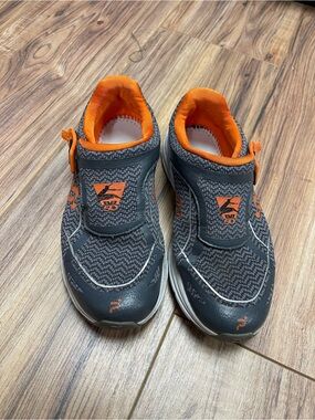 B.B. Simon men Gray and Orange Slip-On Sneakers